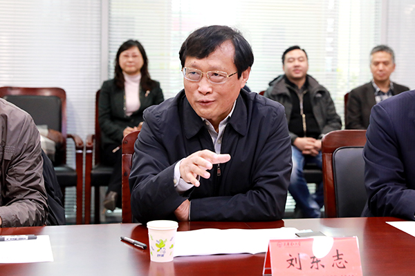 刘东志代表学校党委对市发改委领导一行来校调研指导表示热烈的欢迎